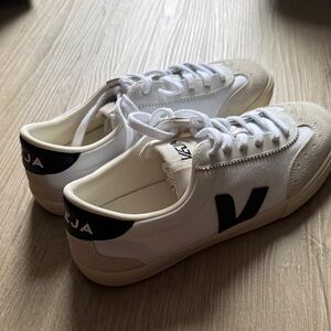 Veja White and Black Low-Top Sneakers